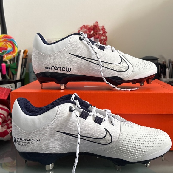 W hyper diamond four pro softball cleats - Picture 1 of 4